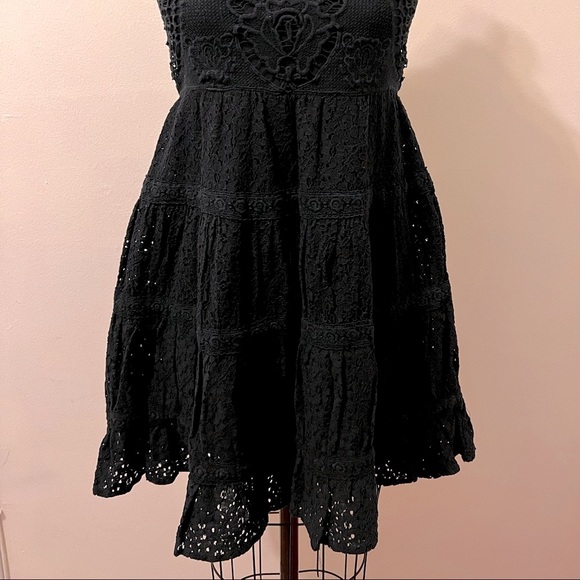 New Guess lace/ embroidery dress - Picture 2 of 7
